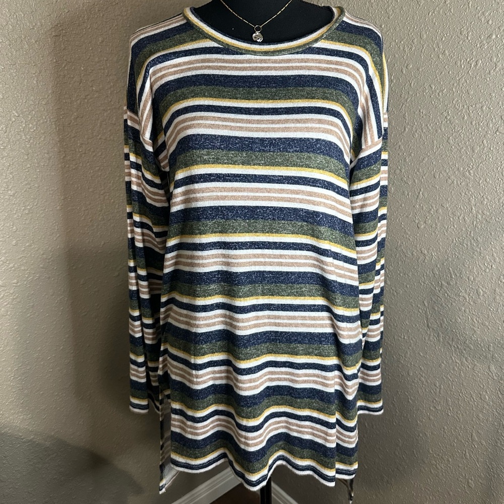NWOT BOBEAU Stripes Scoop Neck Long Sleeve with Uneven Hem/Split‎ in multi